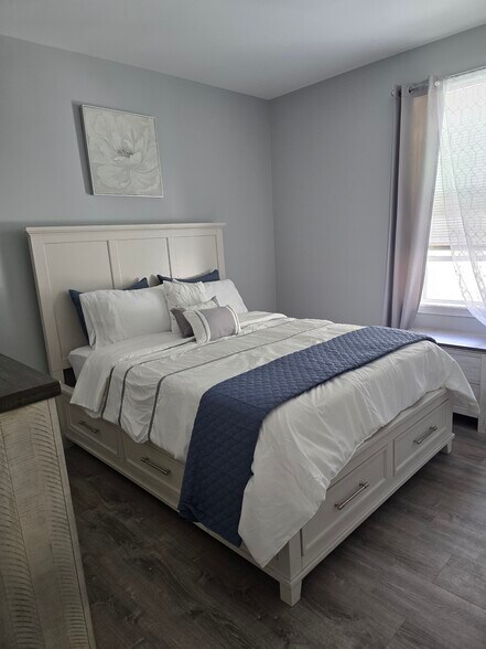 Building Photo - 32 Homestead Ave