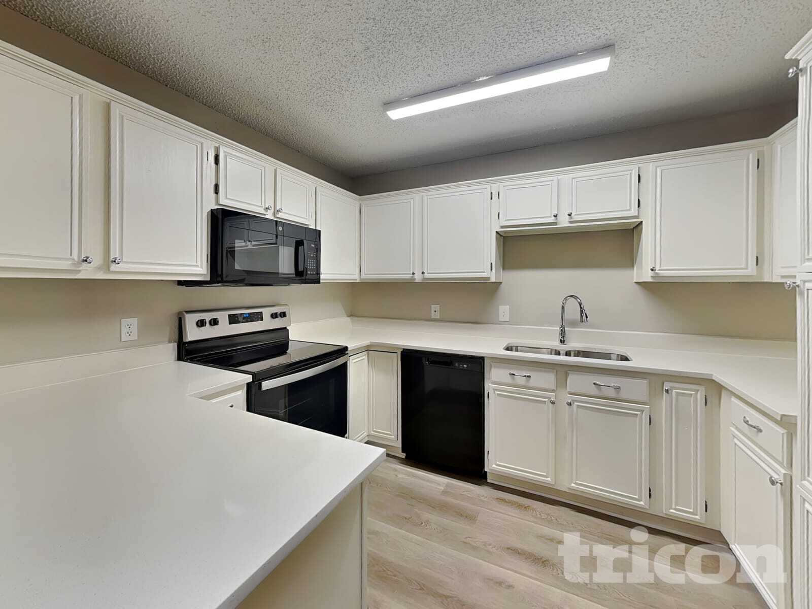 Building Photo - 327 Moss Hill Dr