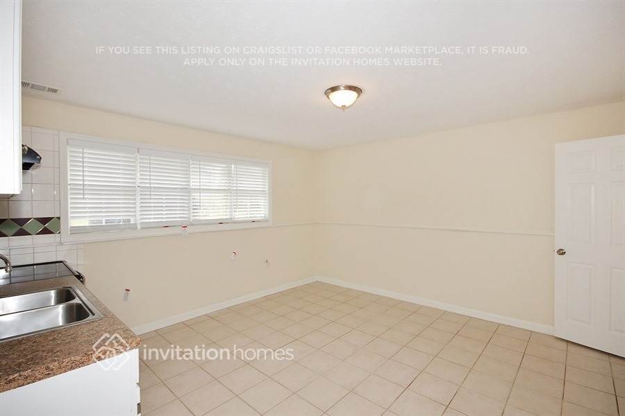 Building Photo - 320 Ashland Manor Dr