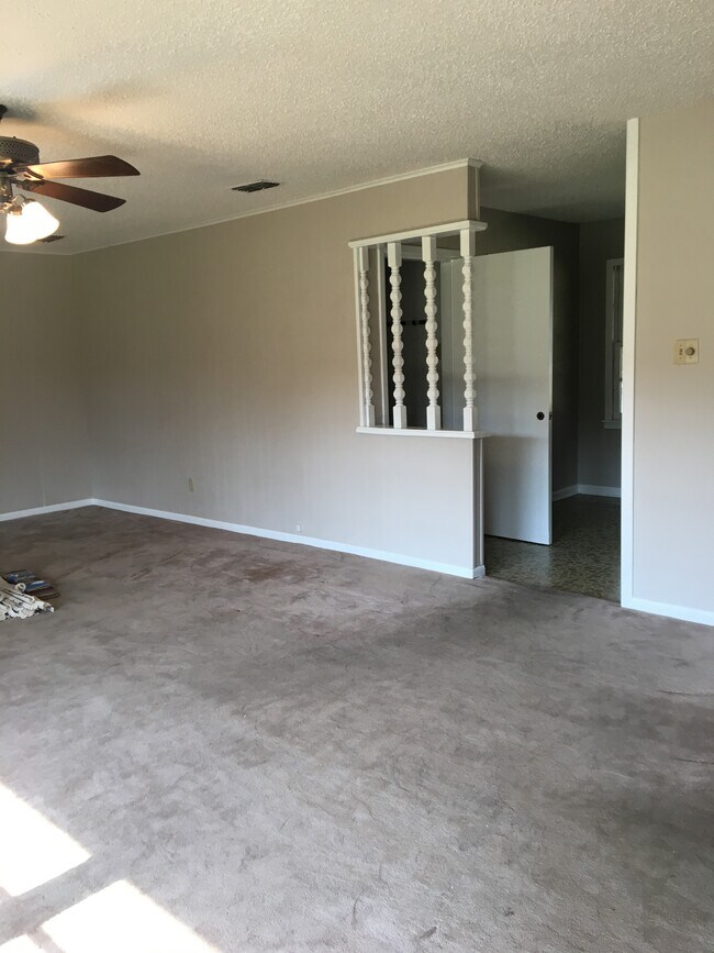 Building Photo - 3718 Bann Ave