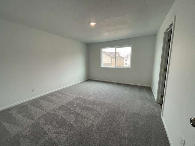 Building Photo - 2696 N Red Shoulder Ln