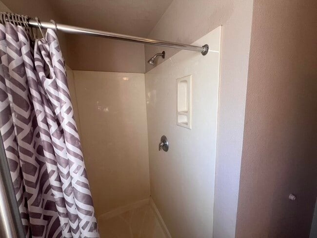 Building Photo - 502 U.S. Rte 66