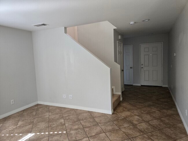 Building Photo - 40429 Maravilla Dr