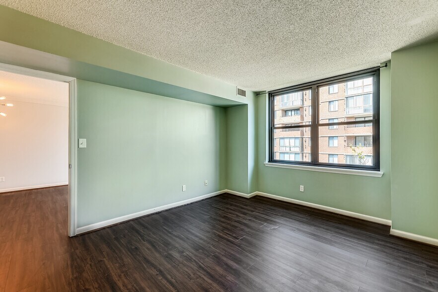 Building Photo - 1200 Braddock Pl