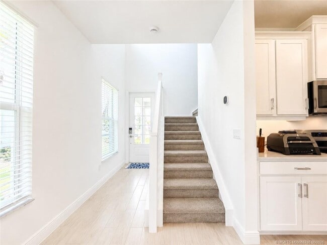 Building Photo - 3583 NW Solange Ct
