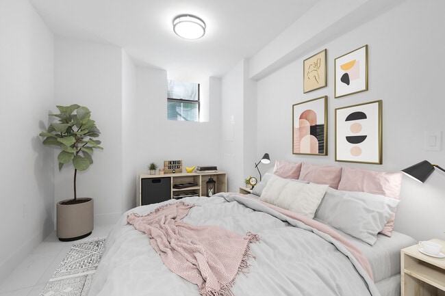 Building Photo - 384 Audubon Ave