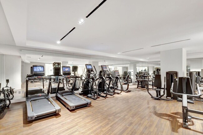 Building Photo - 3100 N Ocean Dr