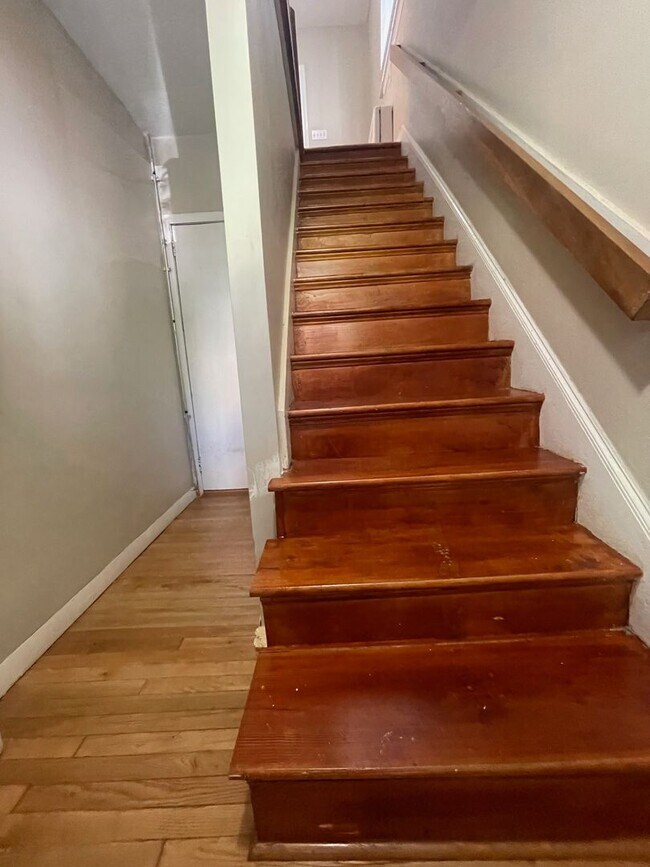 Building Photo - 296-298 Hurley Street