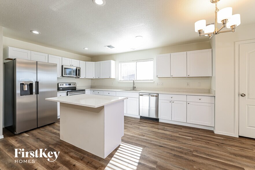 Building Photo - 13713 E Diablo Creek Dr