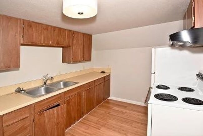 Building Photo - 1 Bedroom 1 Bathroom North End Apartment