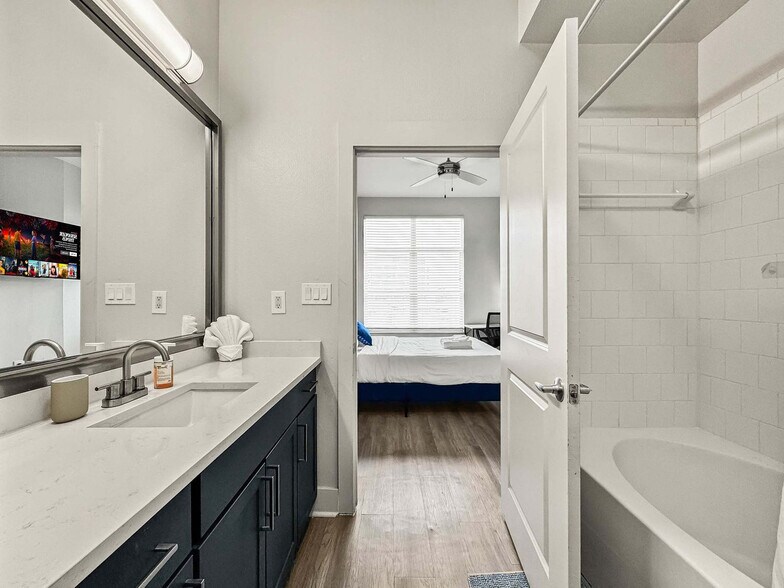 Building Photo - 2901 Indiana St