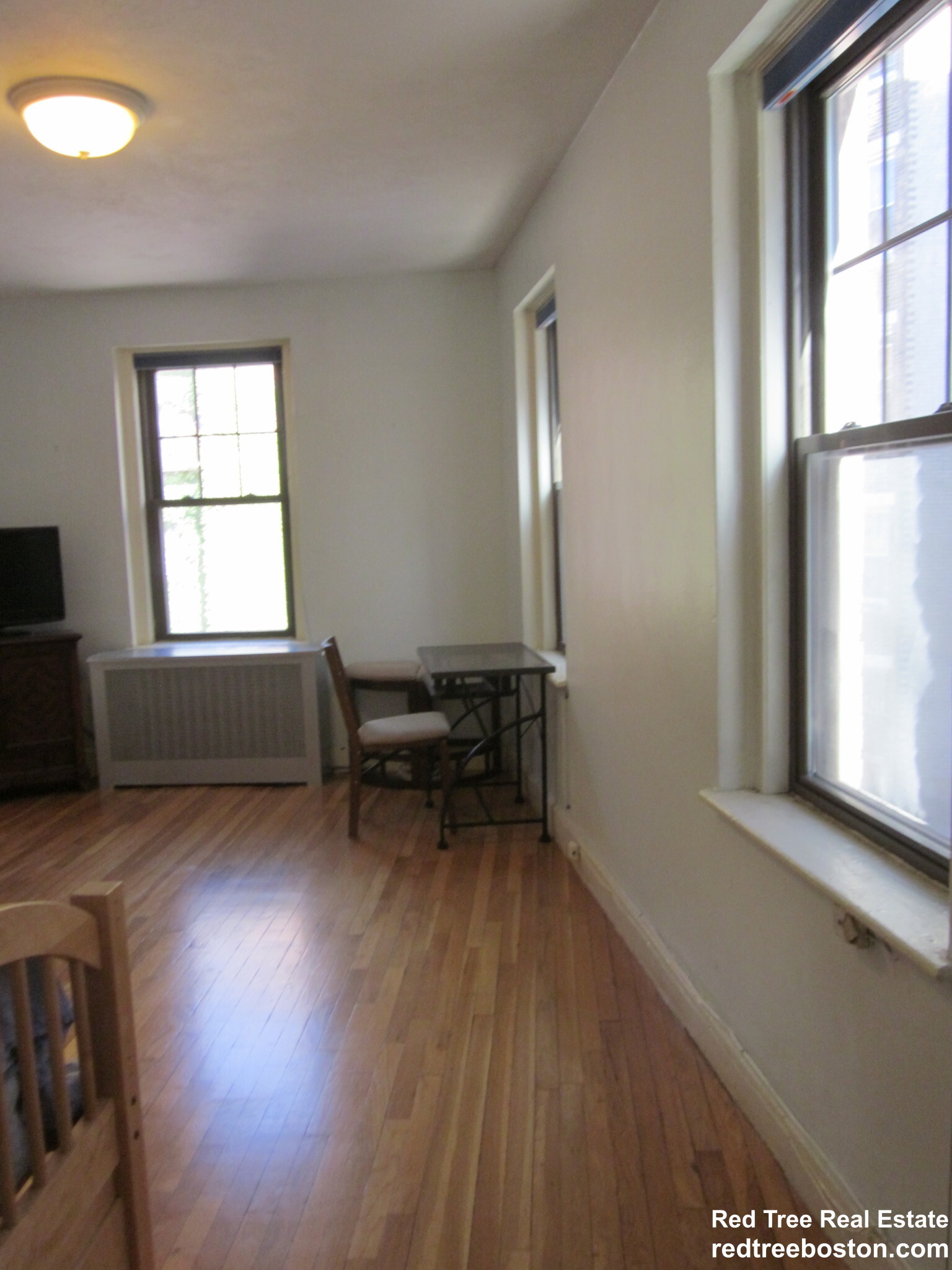 Building Photo - 64 Queensberry St