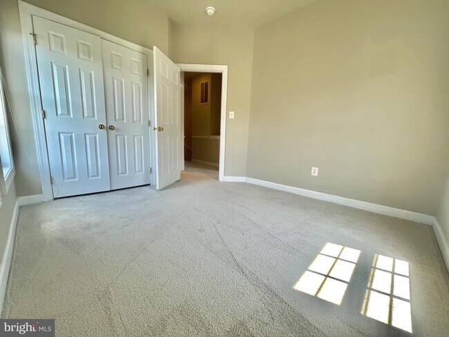 Building Photo - 3550 Tabard Ln
