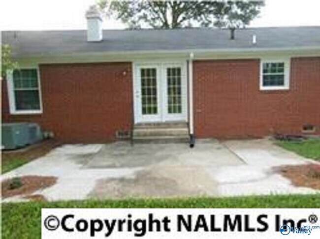 Building Photo - 808 Muriel Dr SE