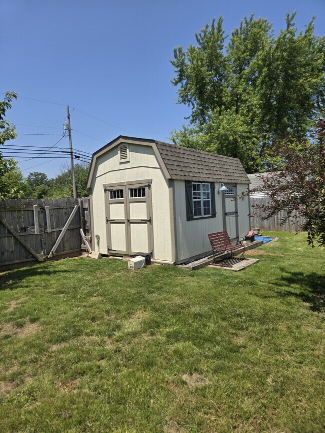Building Photo - 4850 Hikey St
