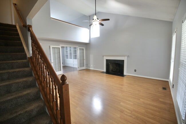 Building Photo - 4400 Greensbury Dr