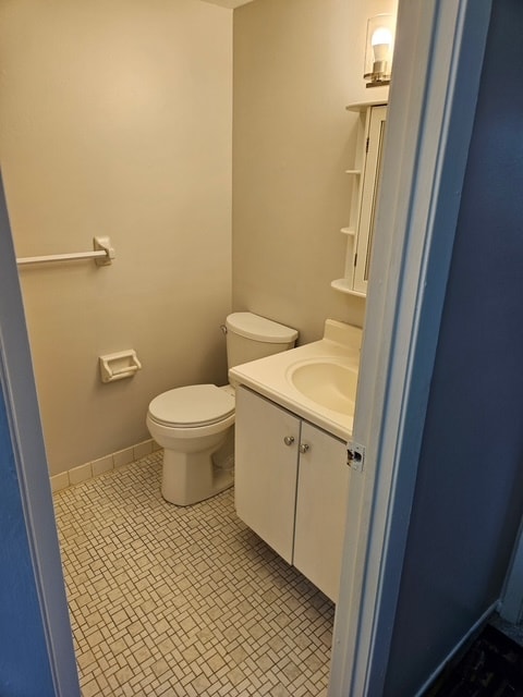 hall bath - 7821 Bradford St