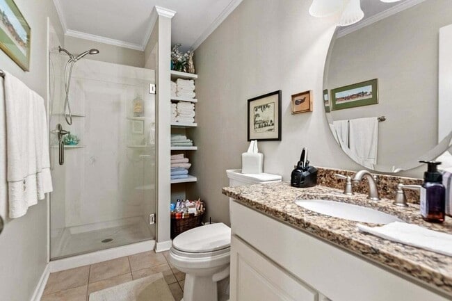 Building Photo - 302 Summerset Ln