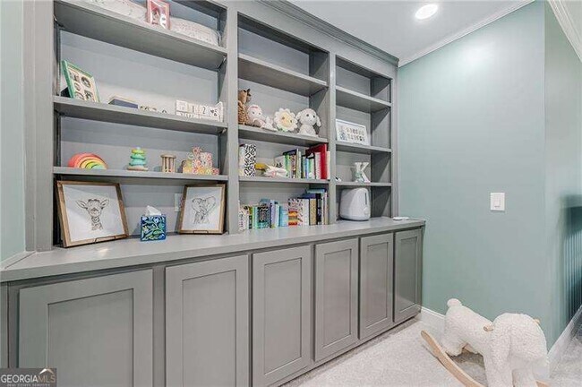 Building Photo - 4562 Columns Dr SE