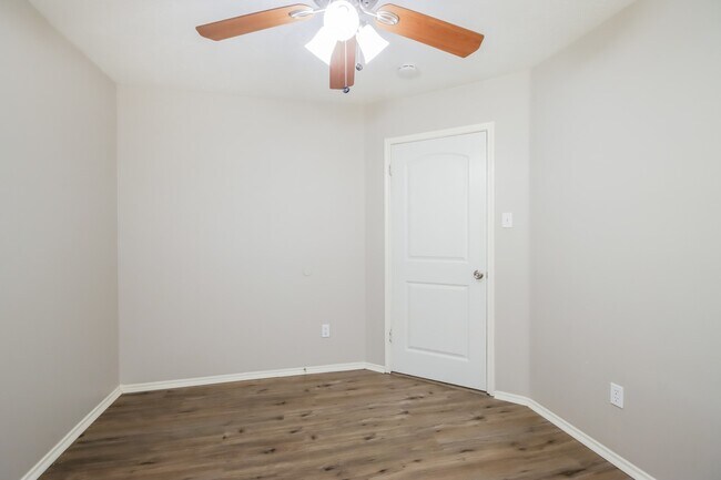Building Photo - 25714 Richards Rd