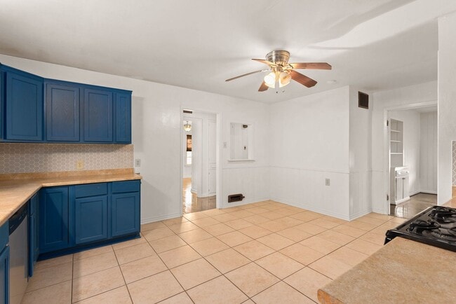 Building Photo - 206 George Bush Dr E