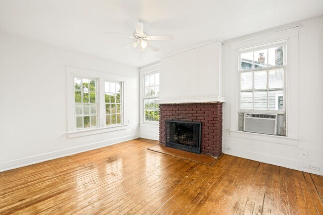 Building Photo - 514 E Park Ave