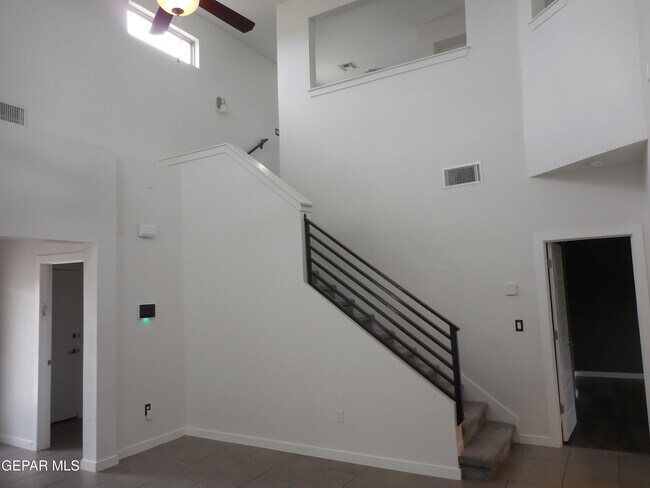 Building Photo - 12125 Mesquite River Dr