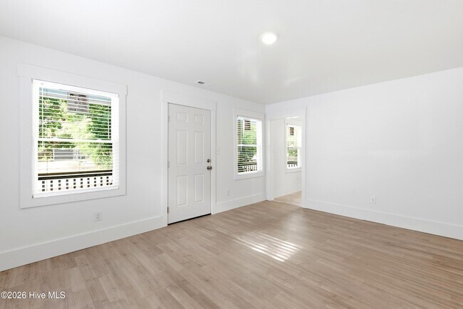 Building Photo - 1409 Glenn St