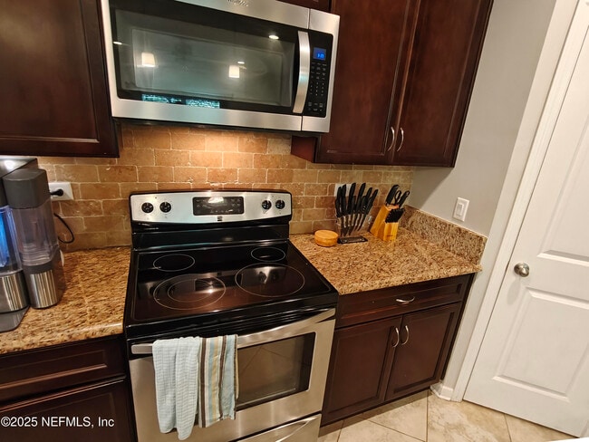 Building Photo - 3284 Chestnut Ridge Way