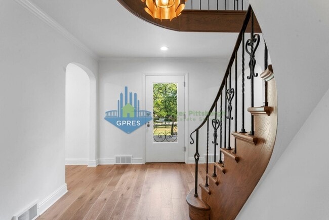 Building Photo - Elegant Fox Chapel 4-Bedroom, 3.5-Bath Home