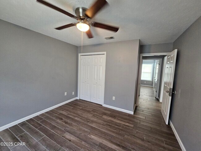 Building Photo - 3707 Burnham Way