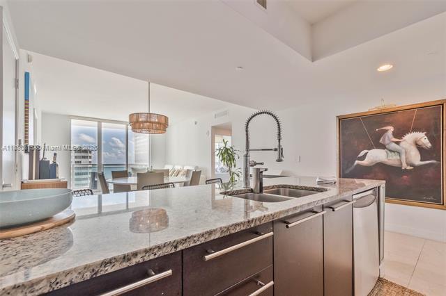 Building Photo - The Plaza 901 Brickell