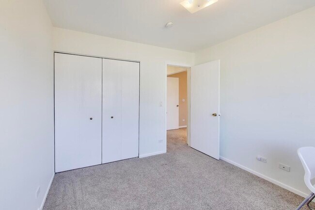 Building Photo - 2122 Southwind Cir