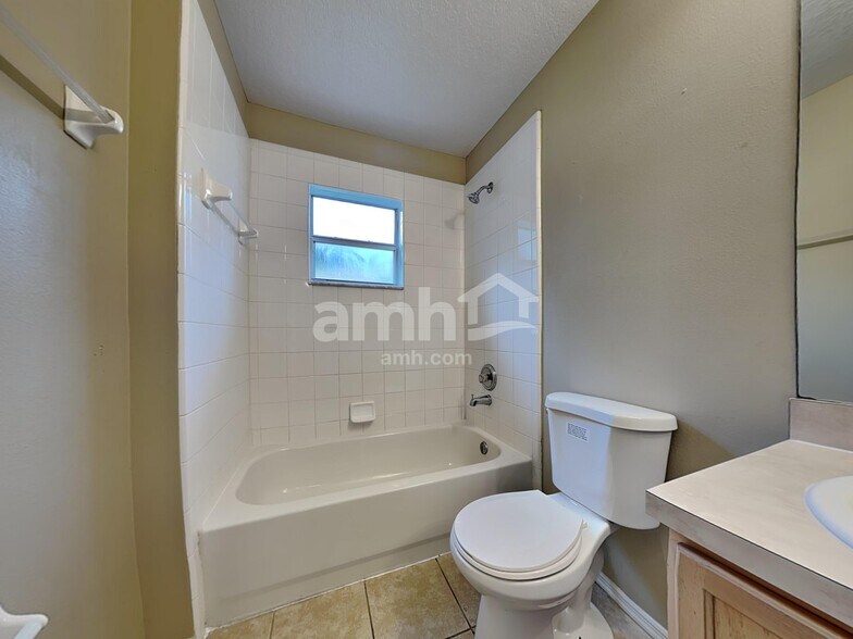Building Photo - 2325 Ole Hickory Dr