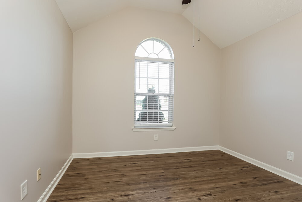 Building Photo - 323 Buttonwood Dr