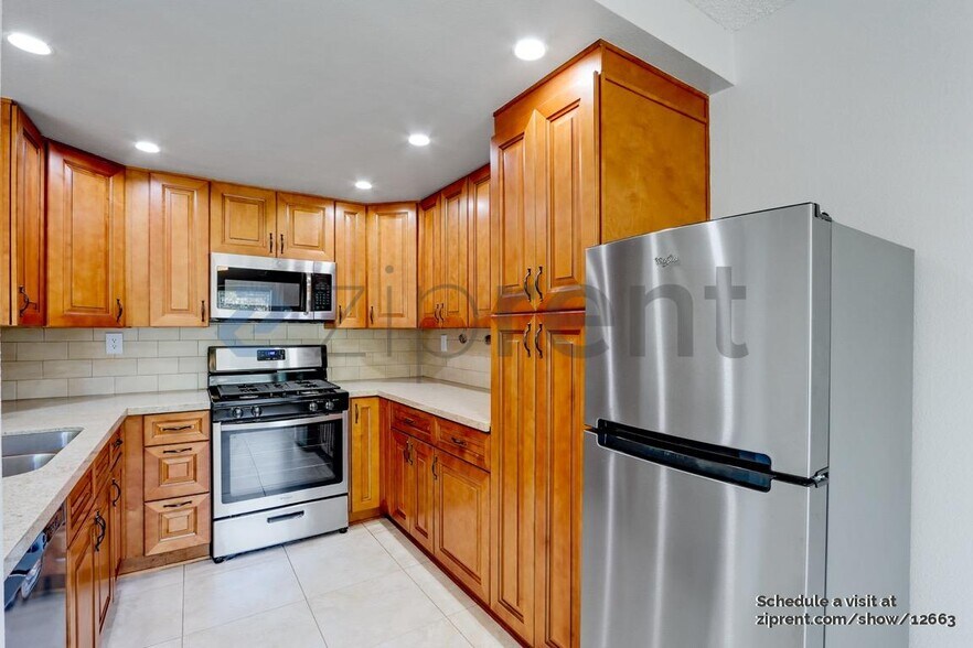 Building Photo - 1109 Golden Springs Dr