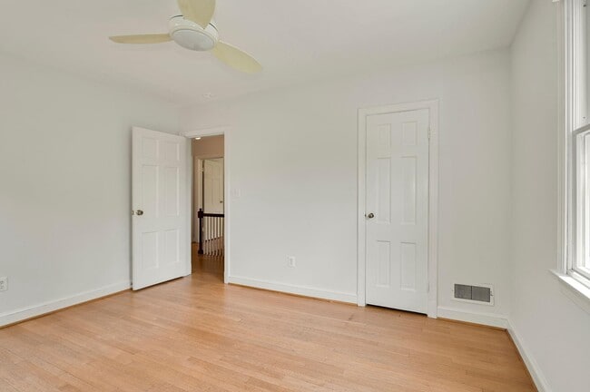 Building Photo - 4505 Alton Pl NW