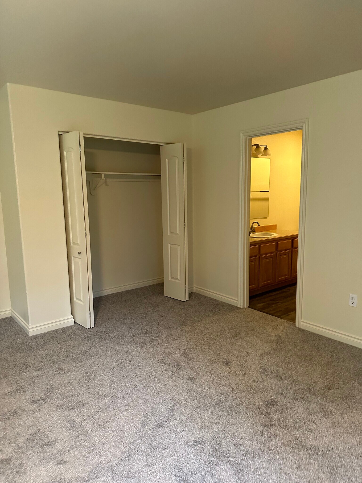 2nd closet in Master Suite - 2843 S Avalon Cir
