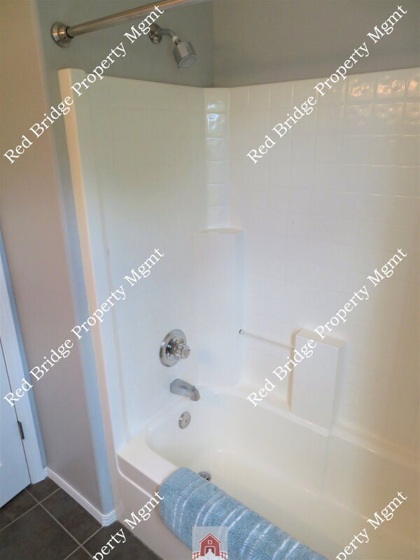 Building Photo - 18385 SW Swanstrom Dr