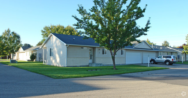 Primary Photo - Meridian Court