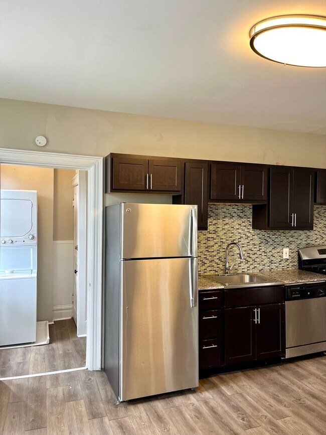 Building Photo - *** Gorgeous Mt. Washington Three Bedroom House * Fully Renovated * Near Grandview Ave * Pet Frie...