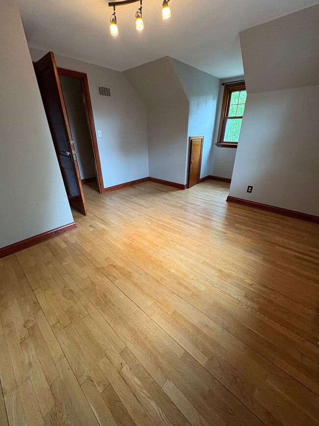 Building Photo - 3 Bedroom 1 Bath Single Family Home
