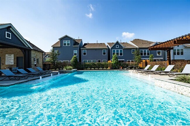 Building Photo - 10922 Brambling Wood Dr