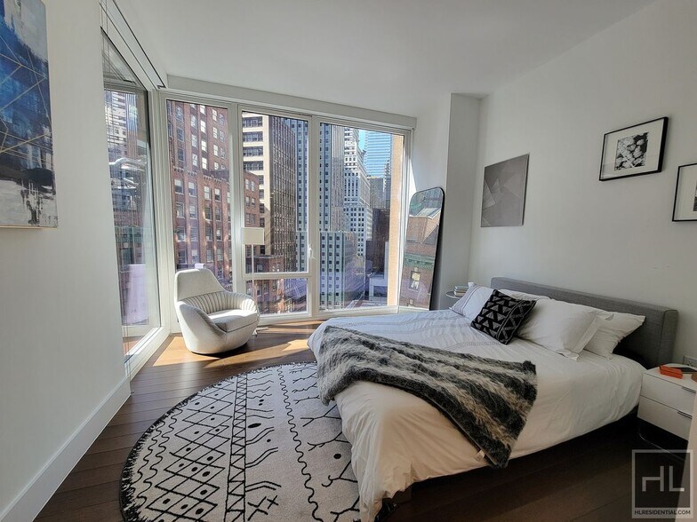 Building Photo - East 44th Street