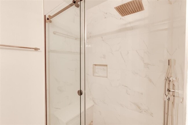 Building Photo - 15437 Fisher Island Dr