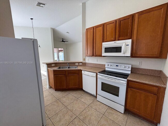 Building Photo - 3964 NE 11th Dr