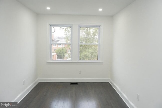 Building Photo - 216 Jefferson St NW