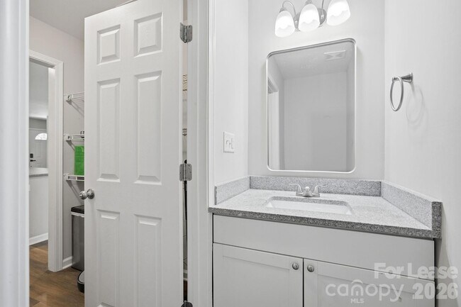 Building Photo - 1361 Ontario Dr