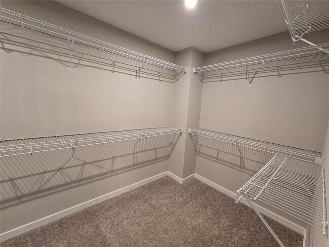 Building Photo - 196 Catalpa Grv