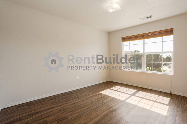 Building Photo - ***Lease Pending*** Please apply at your o...